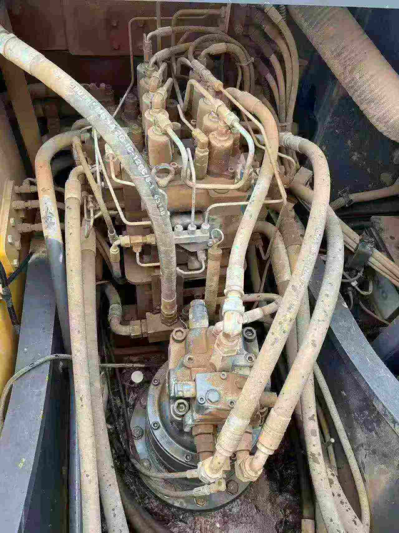 Buy Volvo EC200 Used Excavator / 3 Buy Volvo EC200 Used Excavator / 3