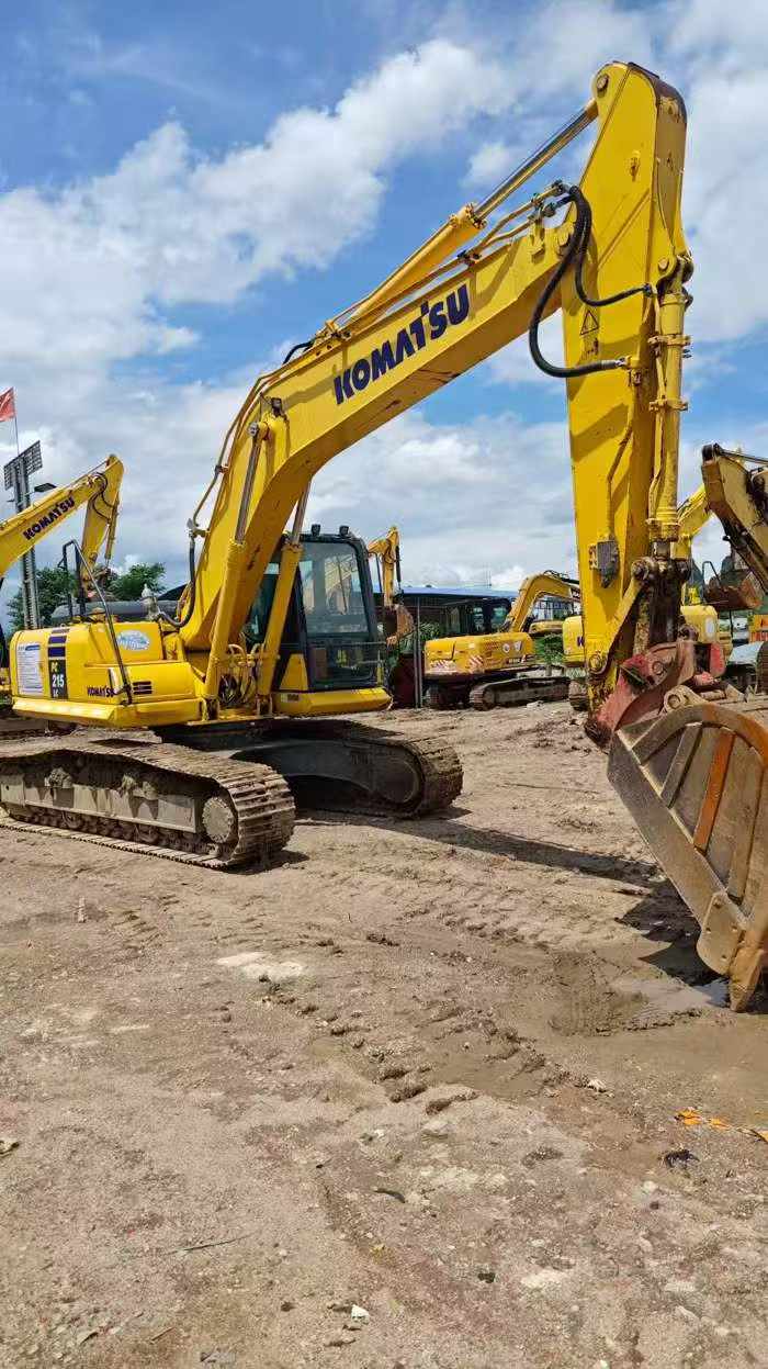 Compre Excavadora Komatsu PC210 Usada / 6