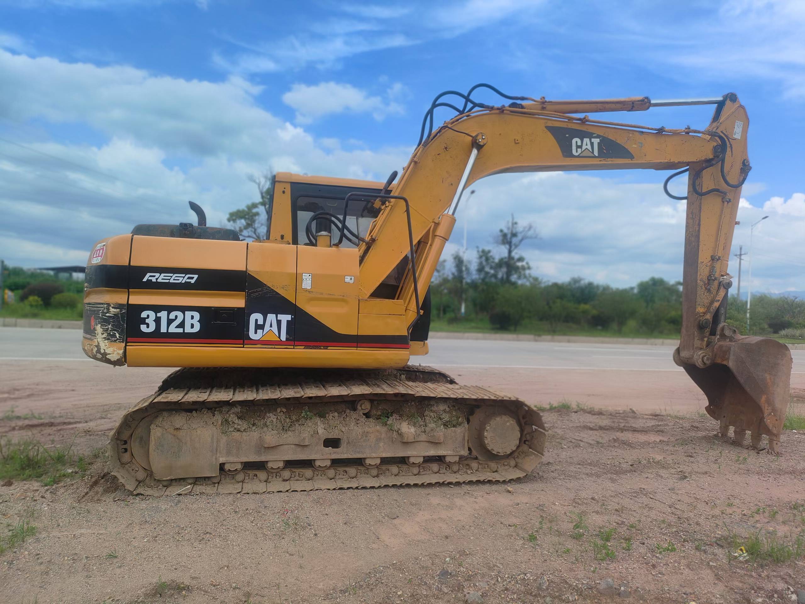 Buy Caterpillar 312V2 Used Excavator / 1