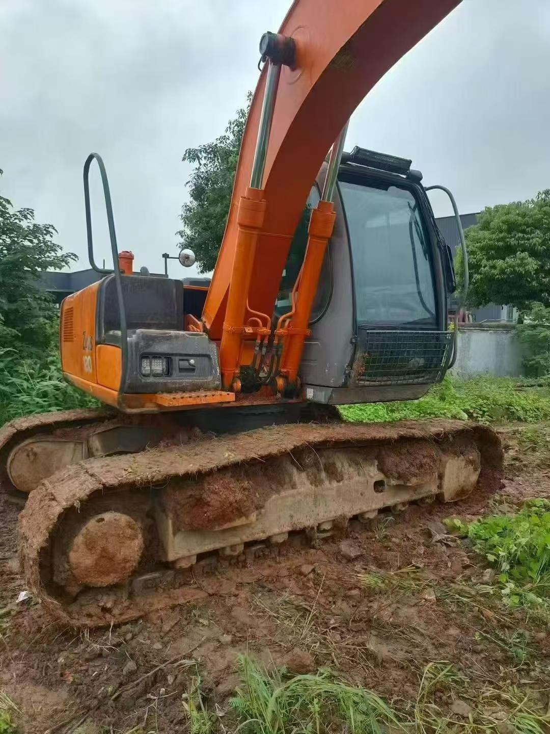 Купить Подержанный Экскаватор Hitachi EX120-6 / 9 Купить Подержанный Экскаватор Hitachi EX120-6 / 9