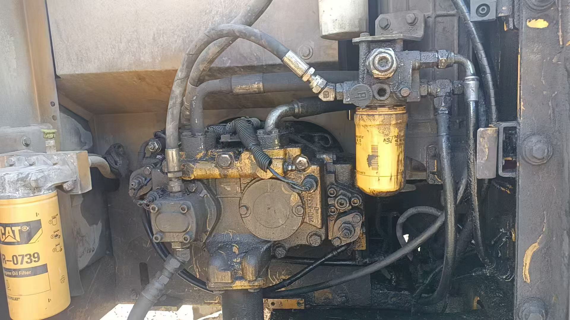 Buy Caterpillar 320D Used Excavator / 2 Buy Caterpillar 320D Used Excavator / 2