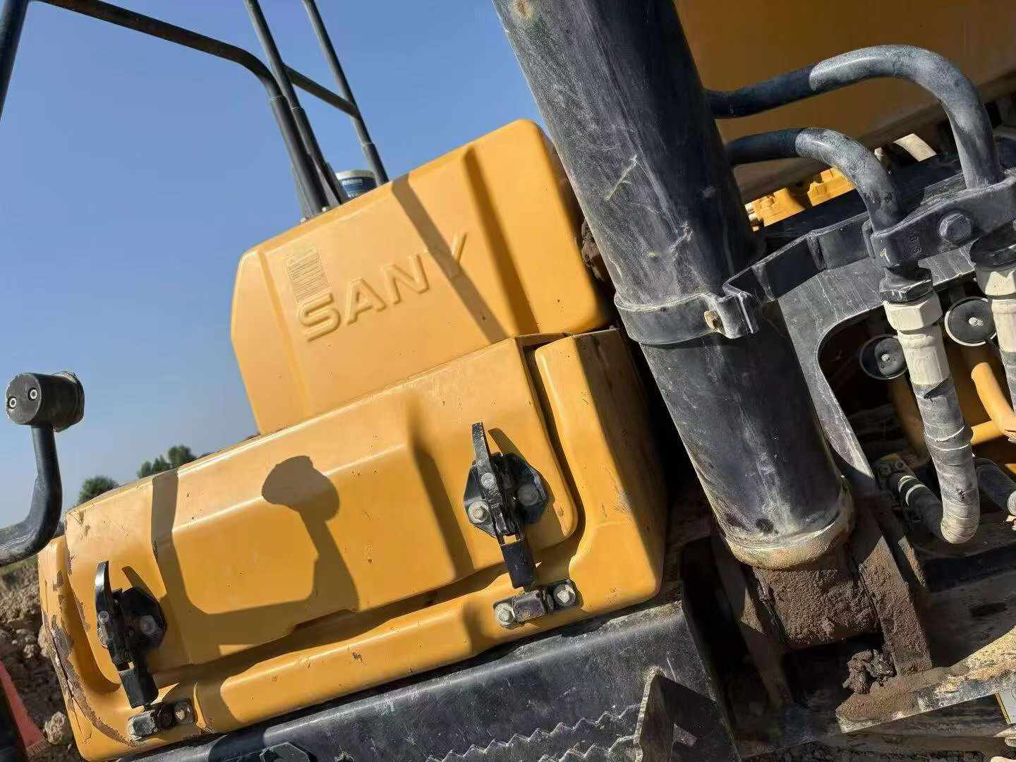 Buy Sany SY225C Used Excavator / 1