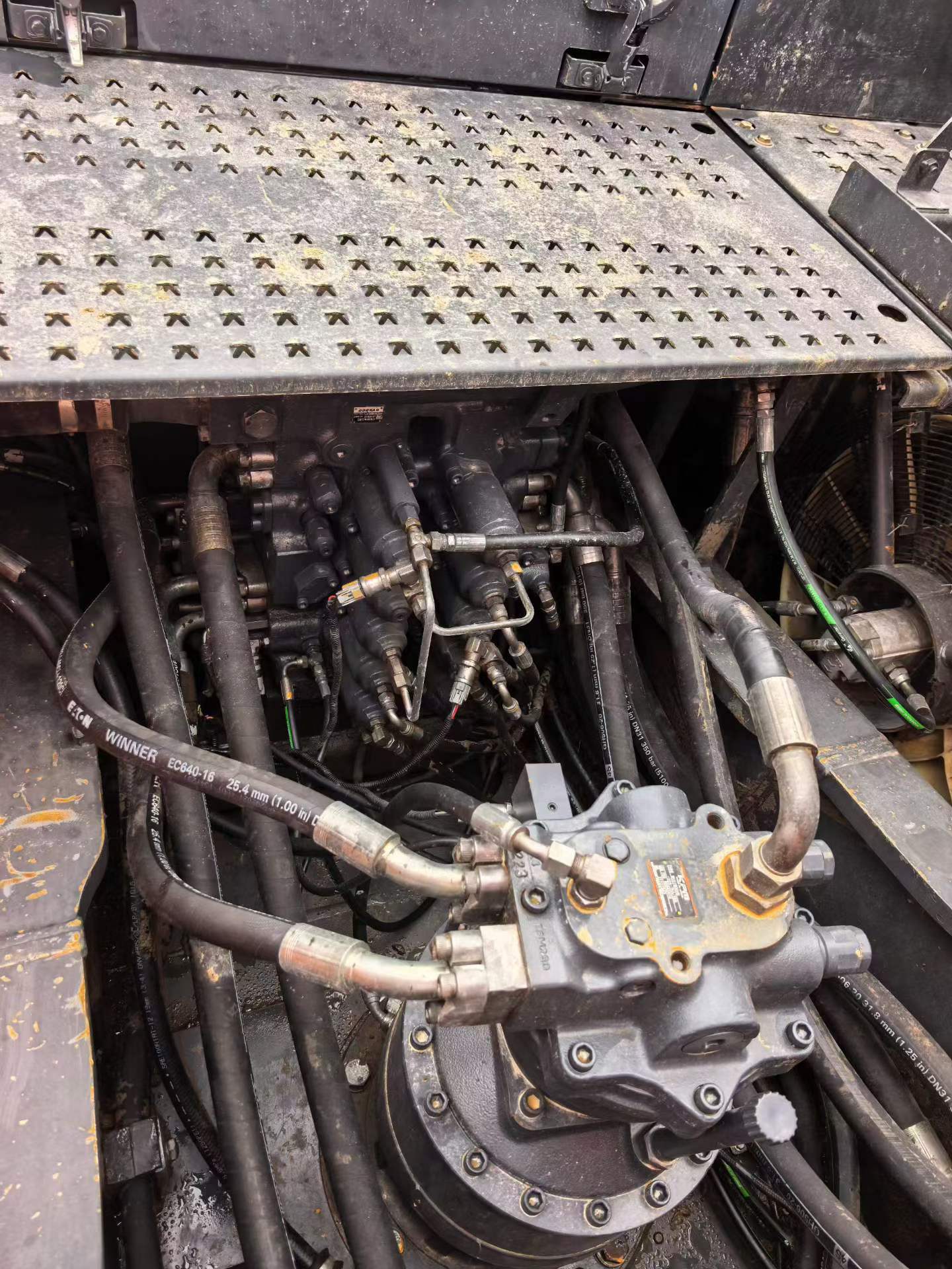 Buy Doosan DH420 Used Excavator / 4 Buy Doosan DH420 Used Excavator / 4