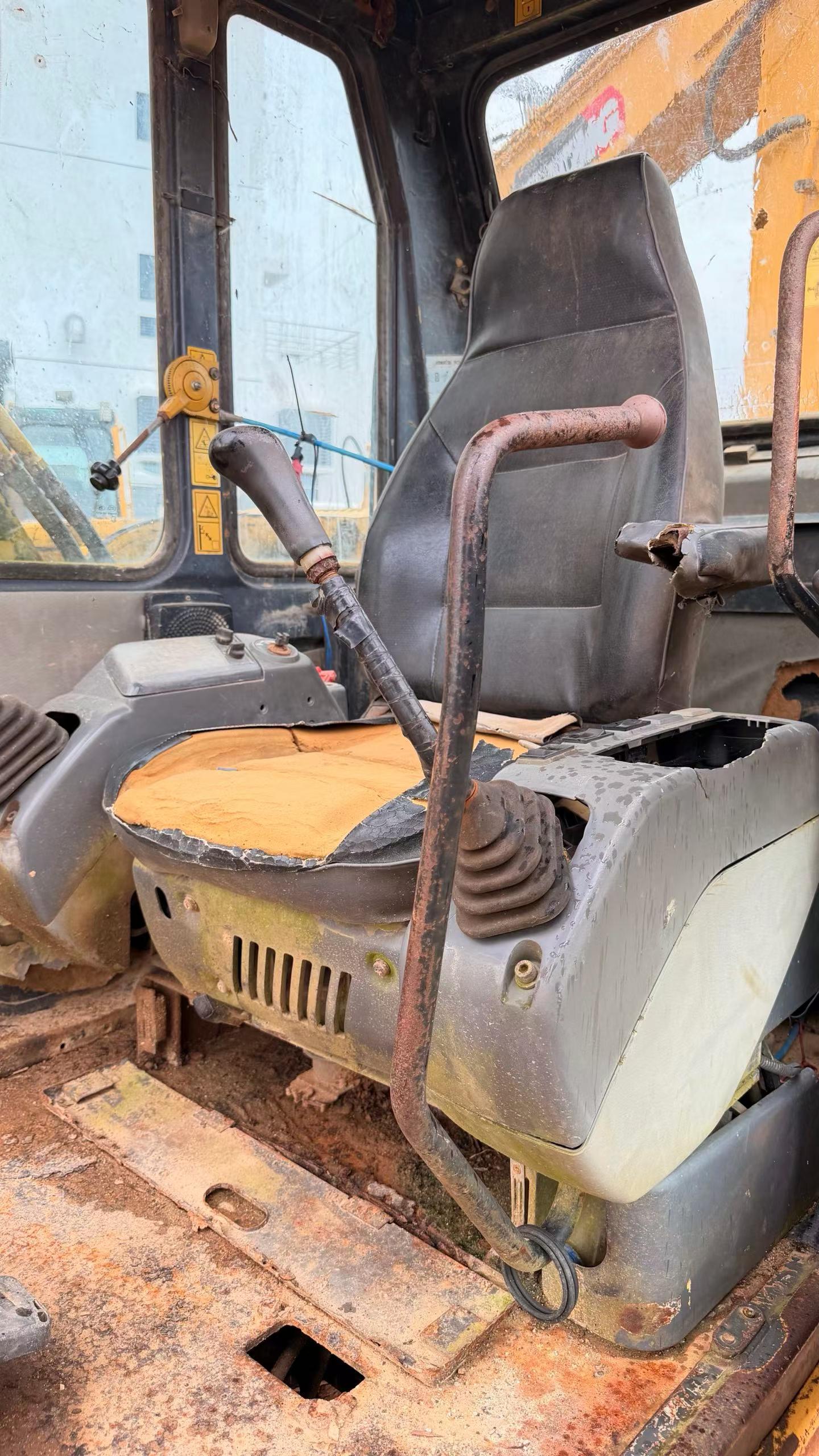 Buy Komatsu PC60-7 Used Excavator / 4 Buy Komatsu PC60-7 Used Excavator / 4