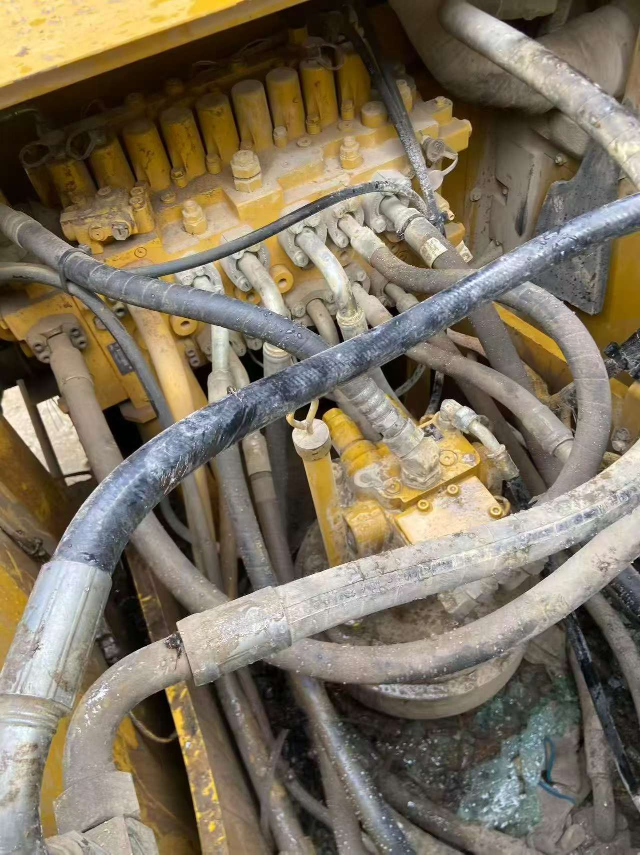 Buy Caterpillar 323 Used Excavator / 4 Buy Caterpillar 323 Used Excavator / 4