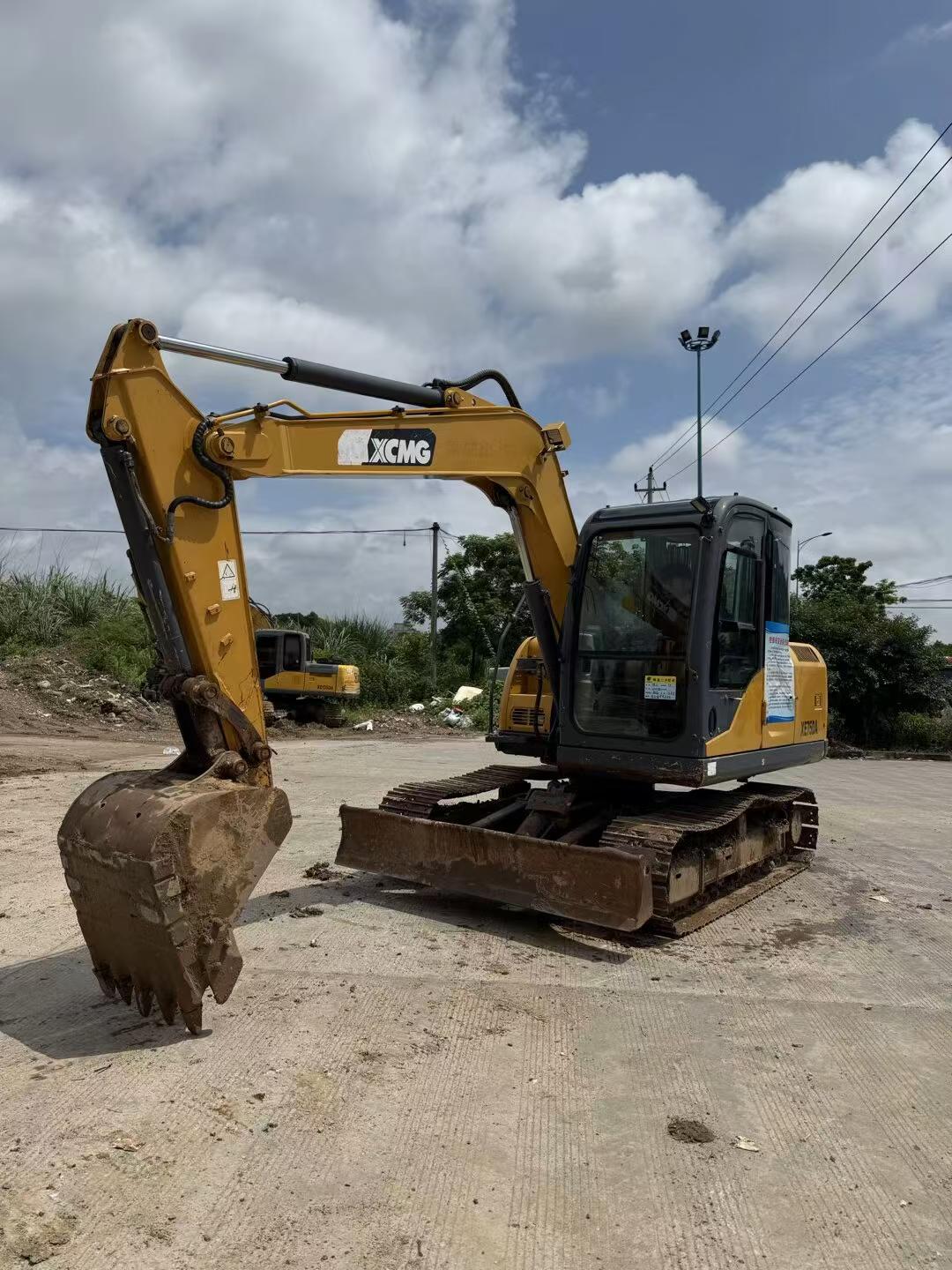 Buy XCMG XE75C Used Excavator / 2 Buy XCMG XE75C Used Excavator / 2