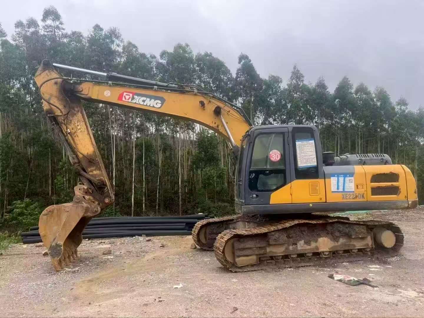 Compre Escavadeira XCMG XE225DK Usada / 6 Compre Escavadeira XCMG XE225DK Usada / 6