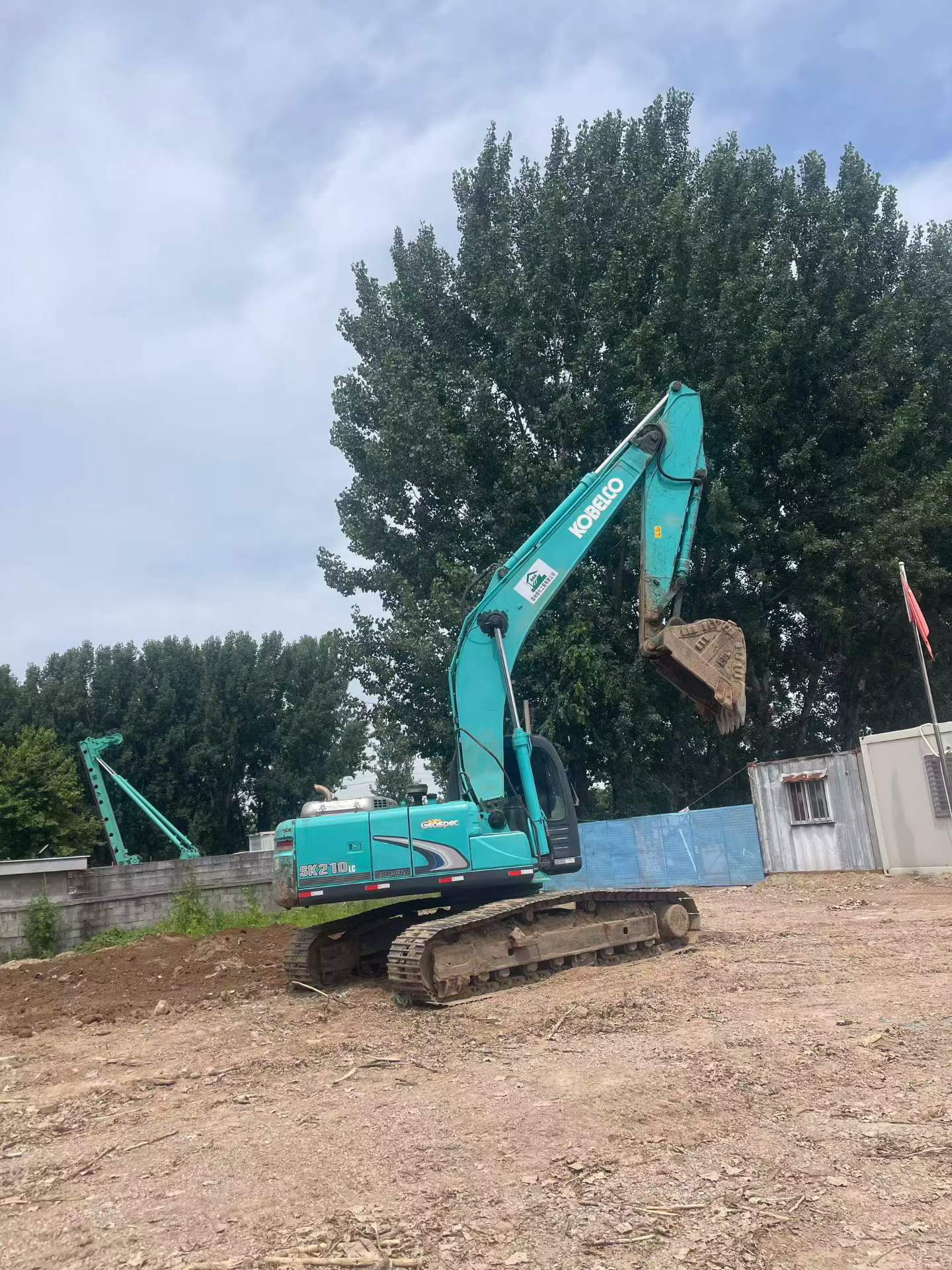 Buy Kobelco SK210 Used Excavator / 4
