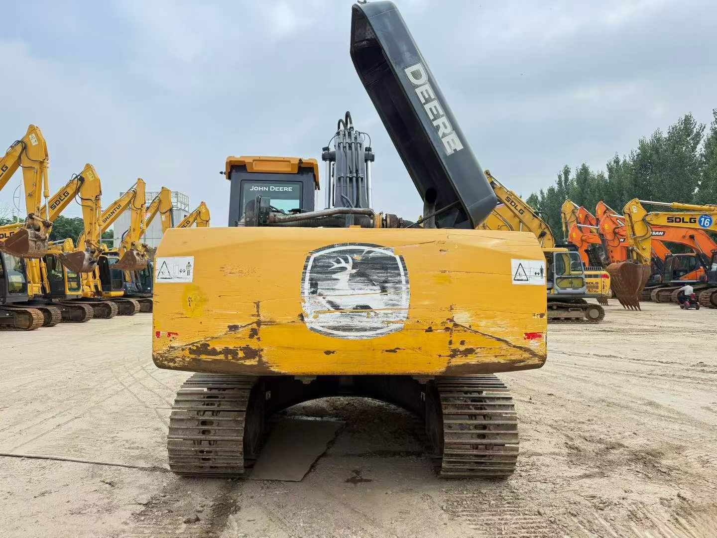 Buy JohnDeere E210 Used Excavator / 4 Buy JohnDeere E210 Used Excavator / 4
