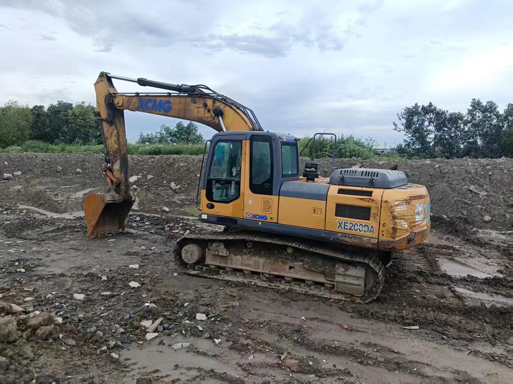 Buy XCMG XE200 Used Excavator / 1