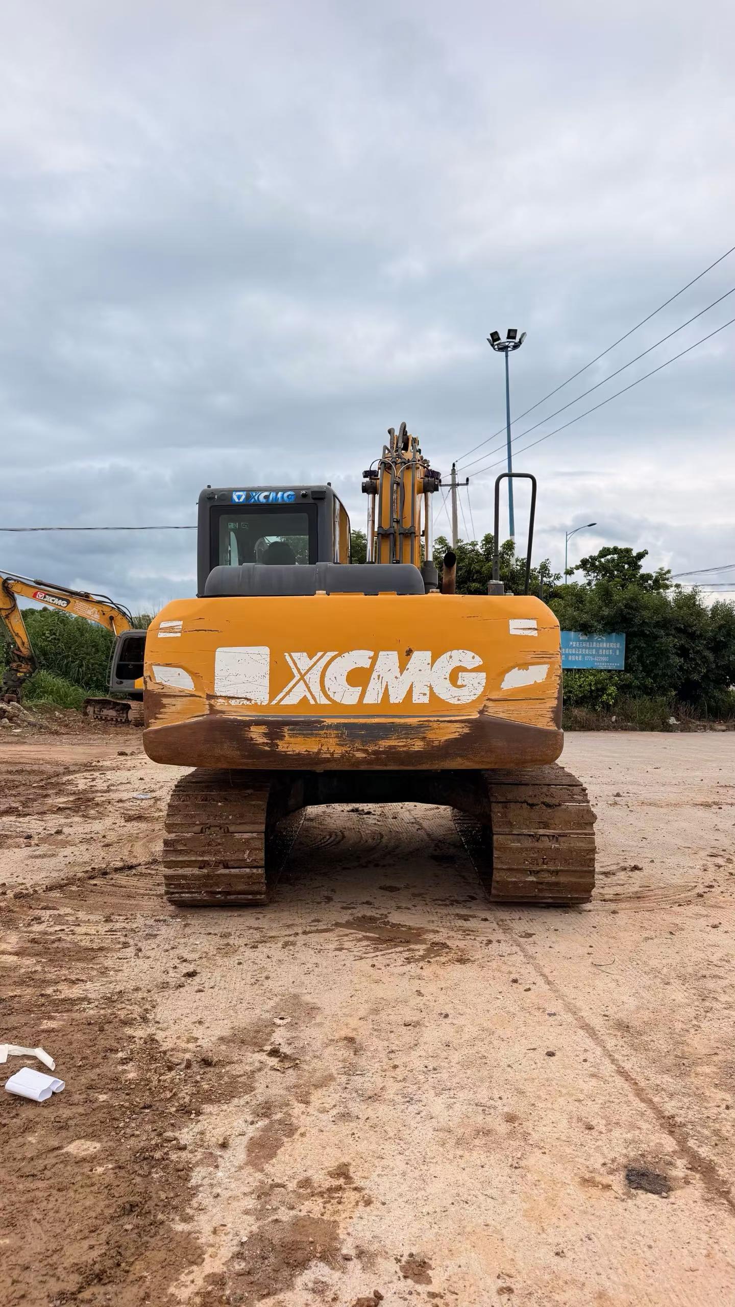 Купить Подержанный Экскаватор XCMG XE150 / 7 Купить Подержанный Экскаватор XCMG XE150 / 7