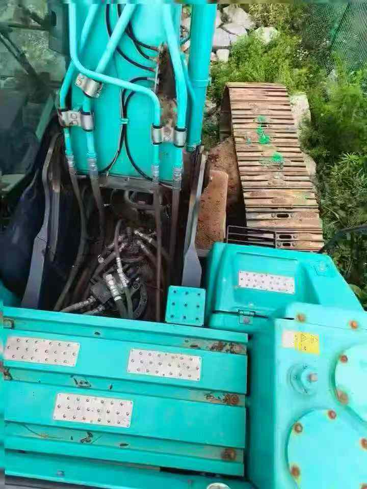 Buy Kobelco SK210 Used Excavator / 2 Buy Kobelco SK210 Used Excavator / 2