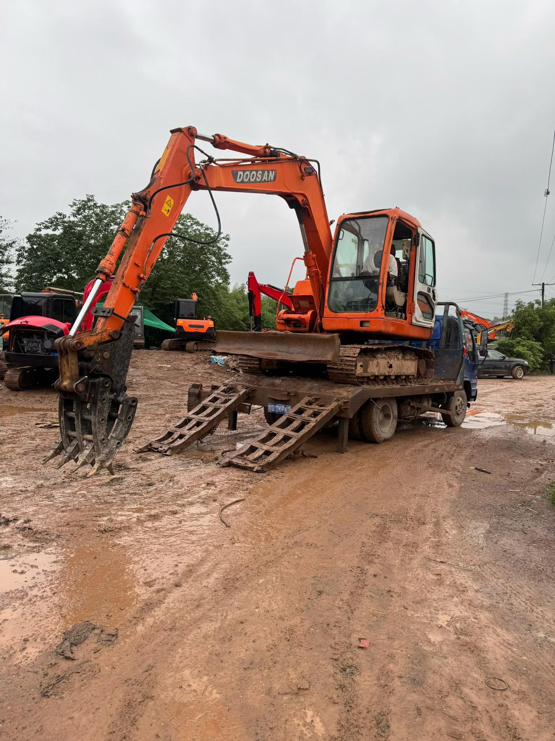Buy Doosan DH80 Used Excavator / 1