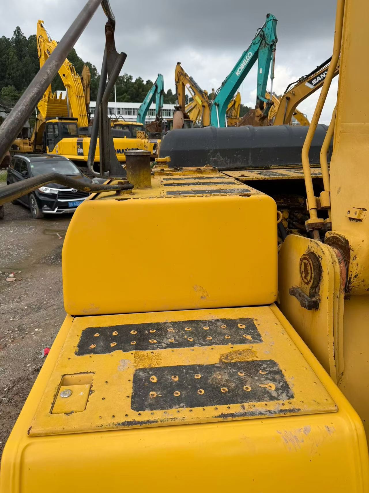 Buy Komatsu PC200-8N1 Used Excavator / 5 Buy Komatsu PC200-8N1 Used Excavator / 5