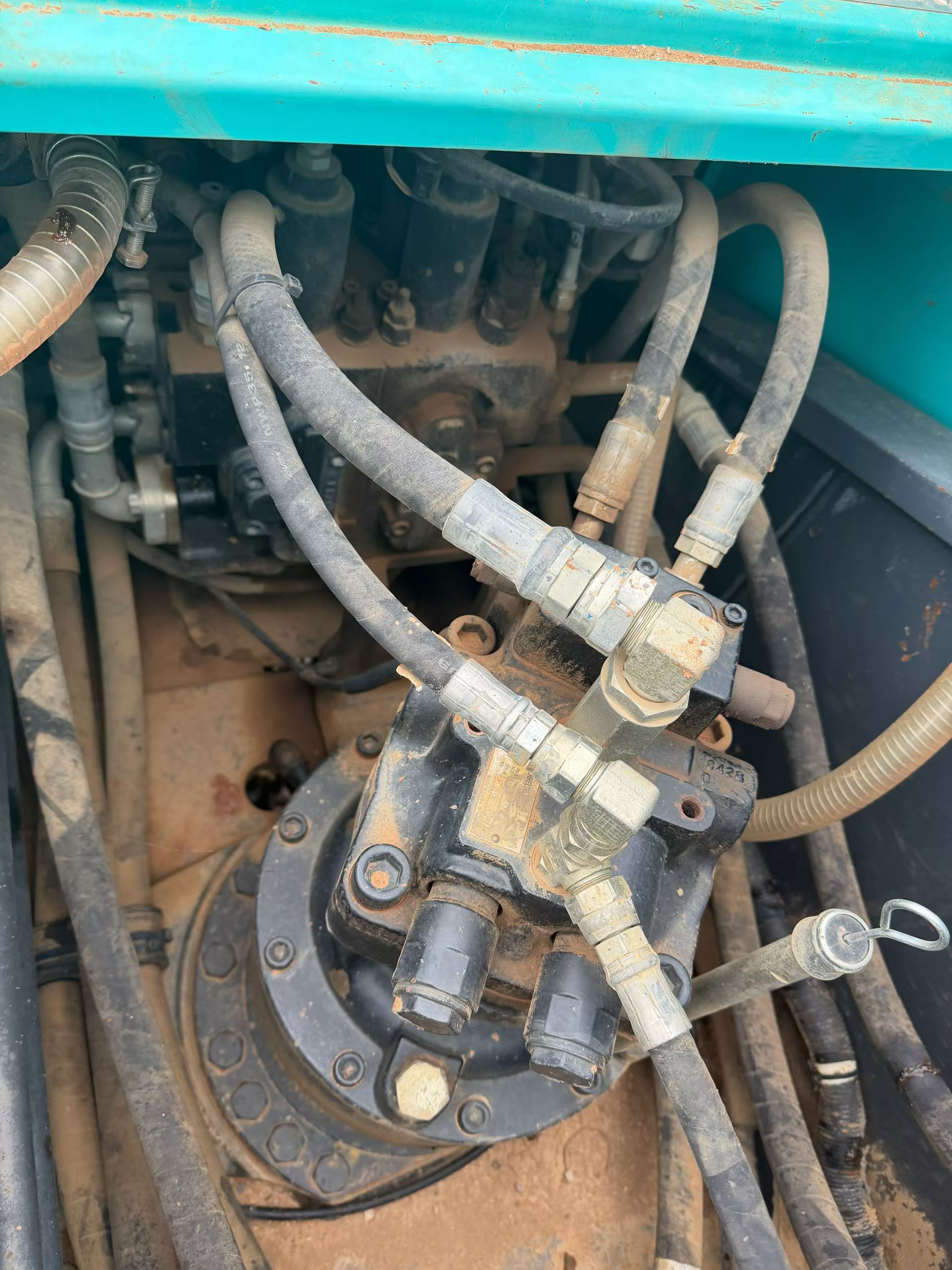 Buy Kobelco SK200 Used Excavator / 1