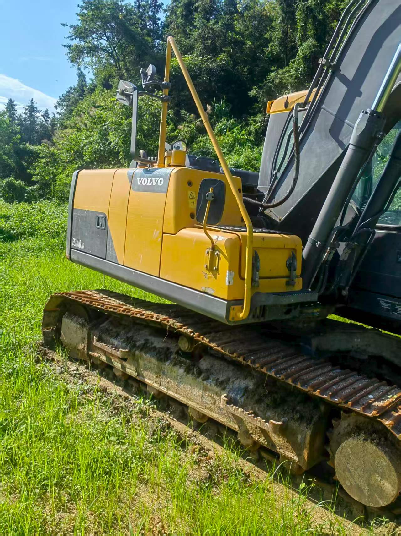 Buy Volvo L120E Used Excavator / 2 Buy Volvo L120E Used Excavator / 2
