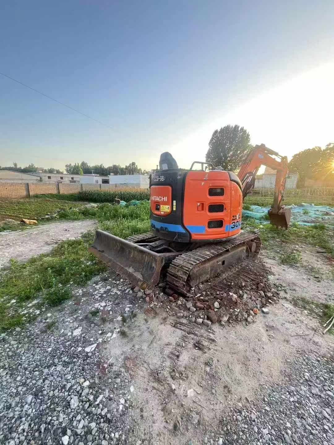 Buy Hitachi EX30-2 Used Excavator / 2 Buy Hitachi EX30-2 Used Excavator / 2