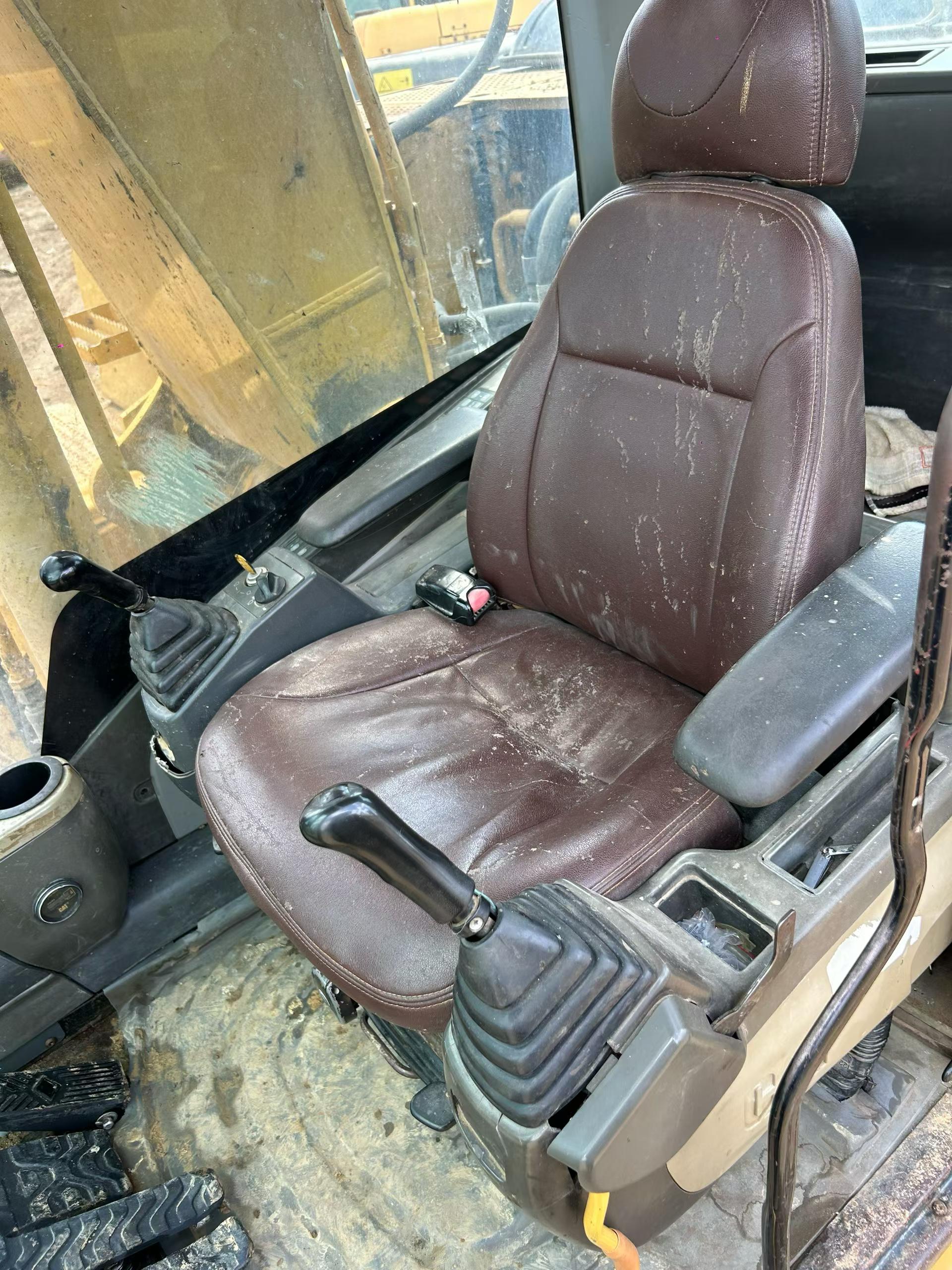 Buy Caterpillar 320D Used Excavator / 2 Buy Caterpillar 320D Used Excavator / 2