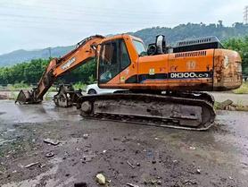 Buy Doosan DH300-7 Used Excavator / 3 Buy Doosan DH300-7 Used Excavator / 3