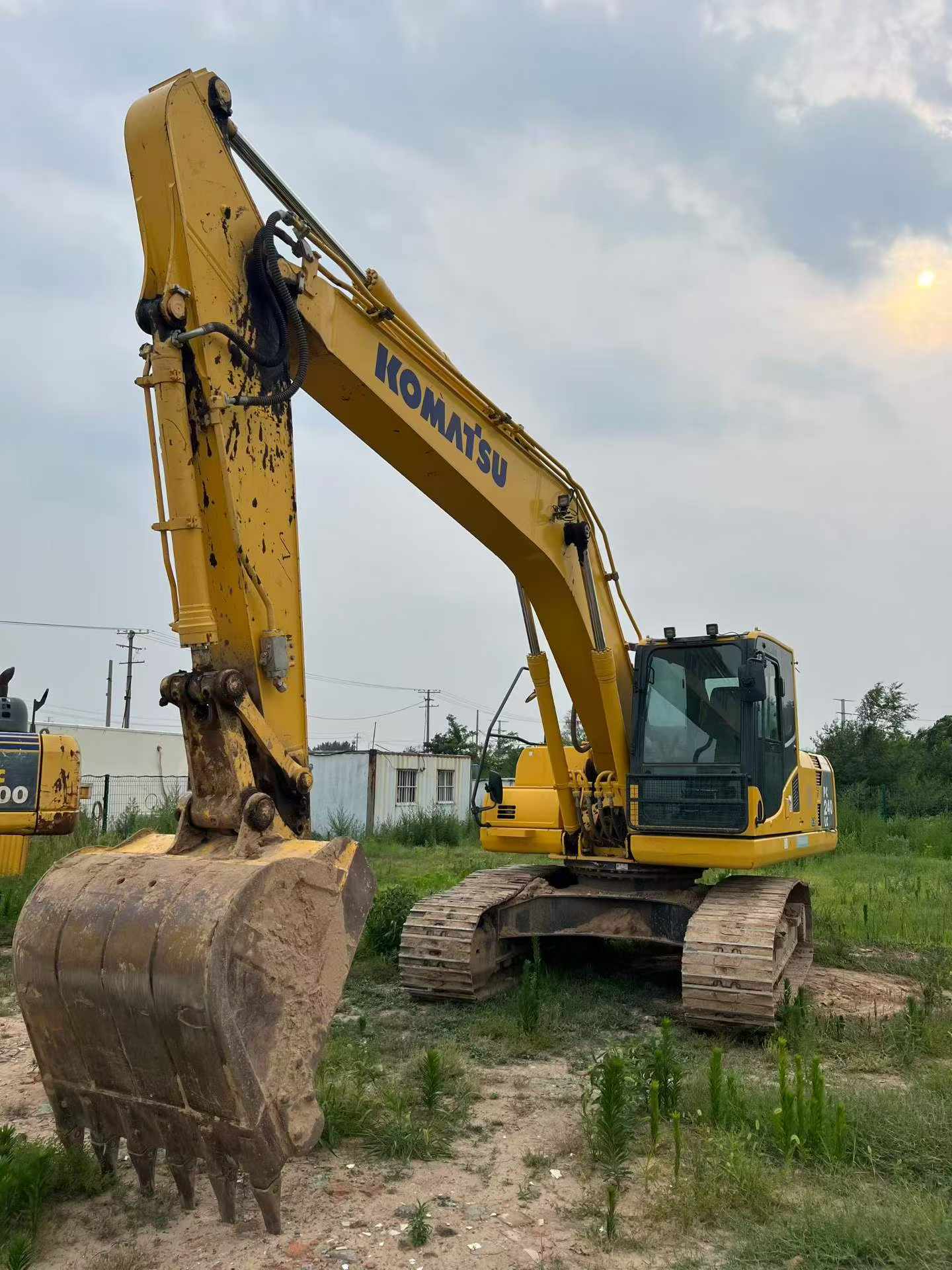Buy Komatsu PC200 Used Excavator / 1