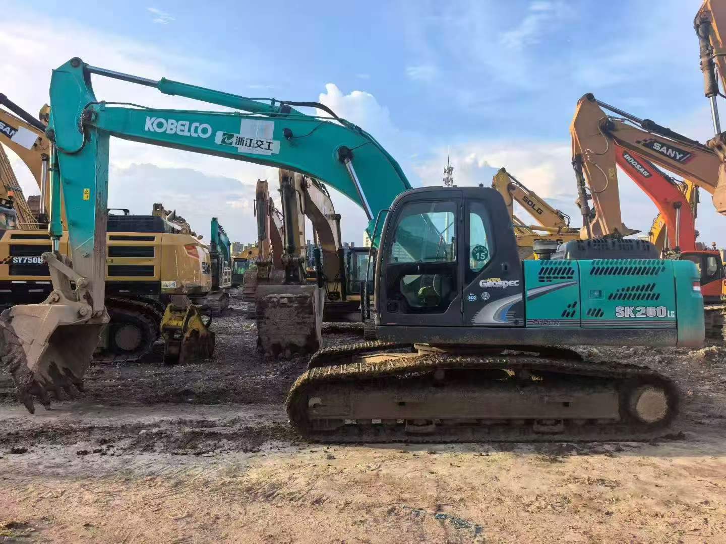 Buy Kobelco SK260 Used Excavator / 3 Buy Kobelco SK260 Used Excavator / 3