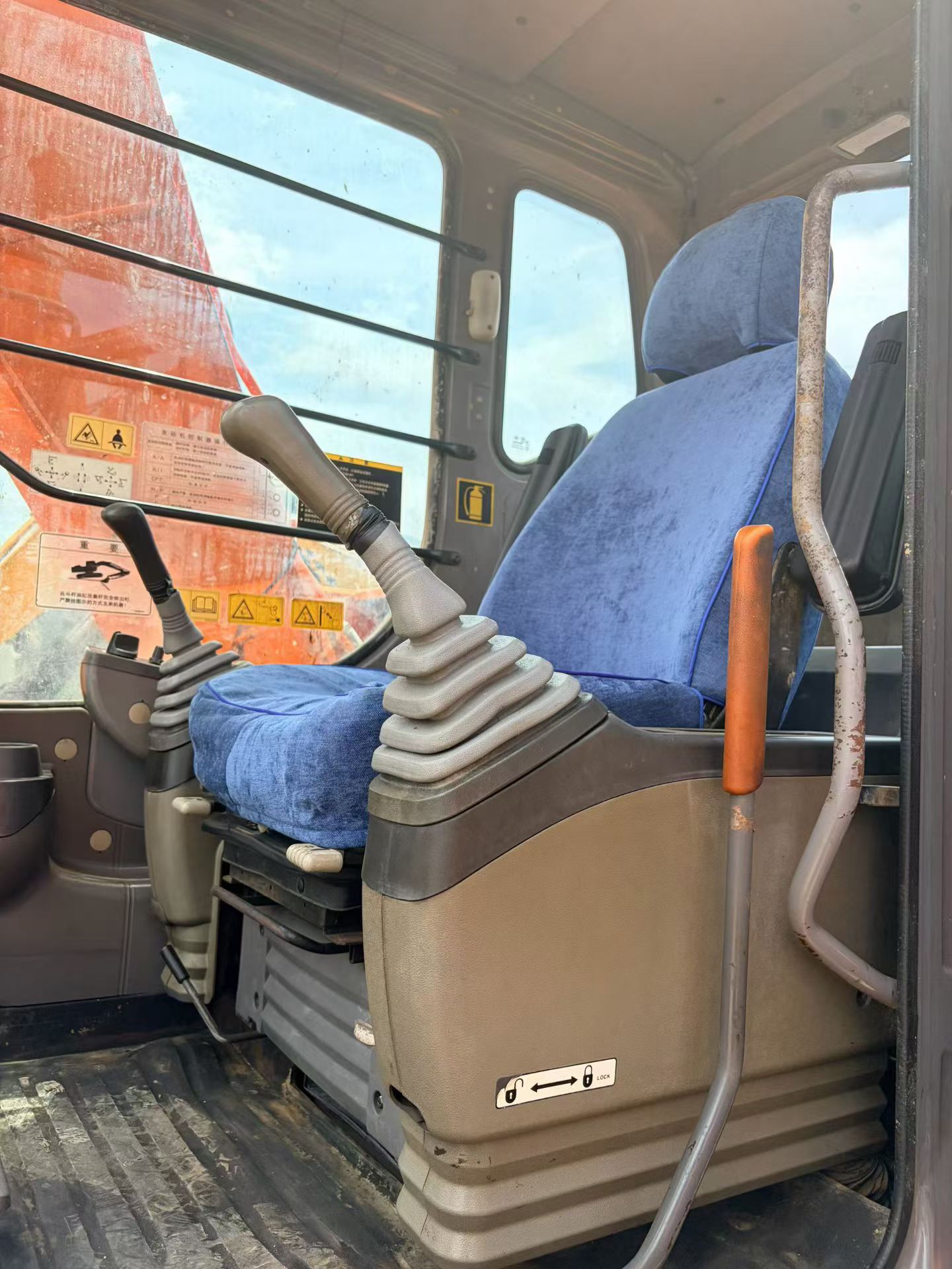Buy Hitachi EX120-6 Used Excavator / 3 Buy Hitachi EX120-6 Used Excavator / 3