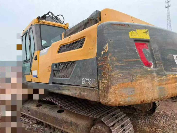 Buy Volvo L250G Used Excavator / 1