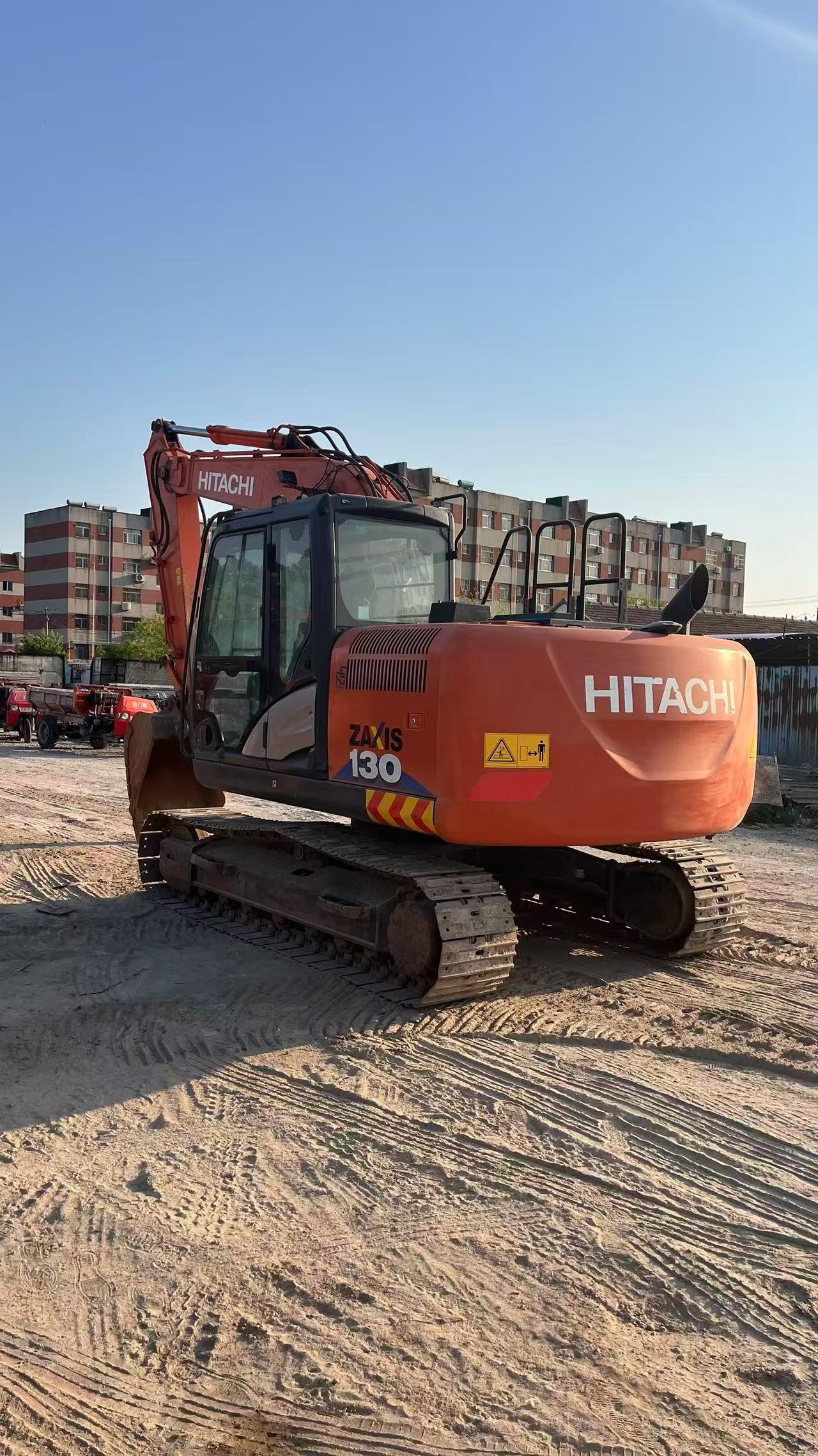 Buy Hitachi EX130 Used Excavator / 1