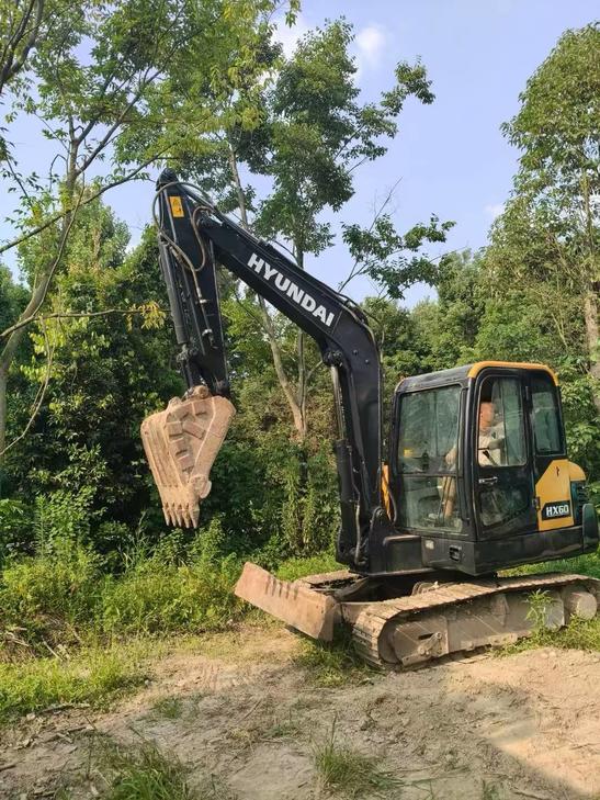 Buy Hyundai HX60 Used Excavator / 1