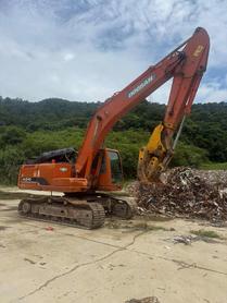Buy Doosan DH215-9 Used Excavator / 4 Buy Doosan DH215-9 Used Excavator / 4