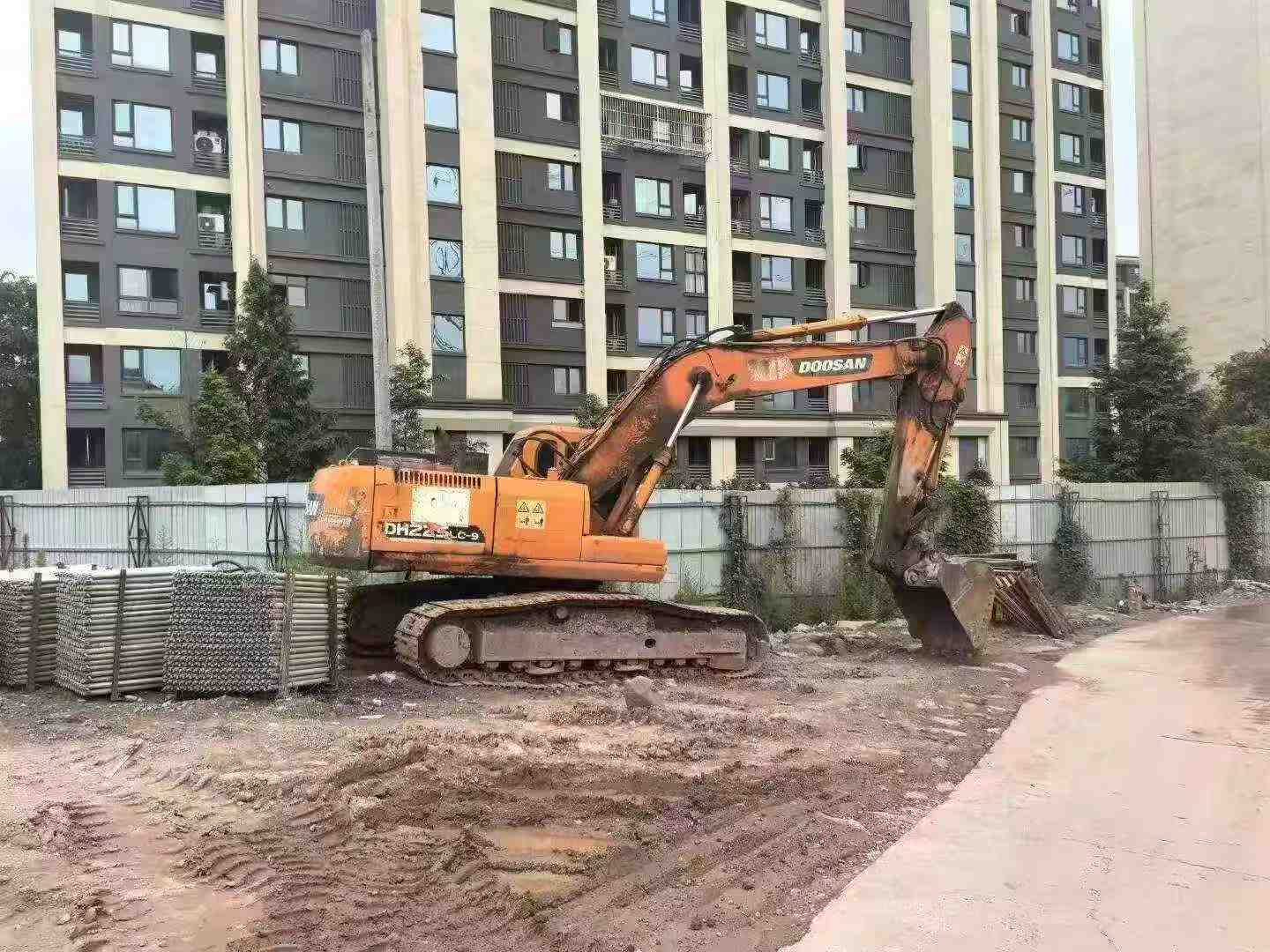شراء حفارة Doosan S225 مستعملة / 2