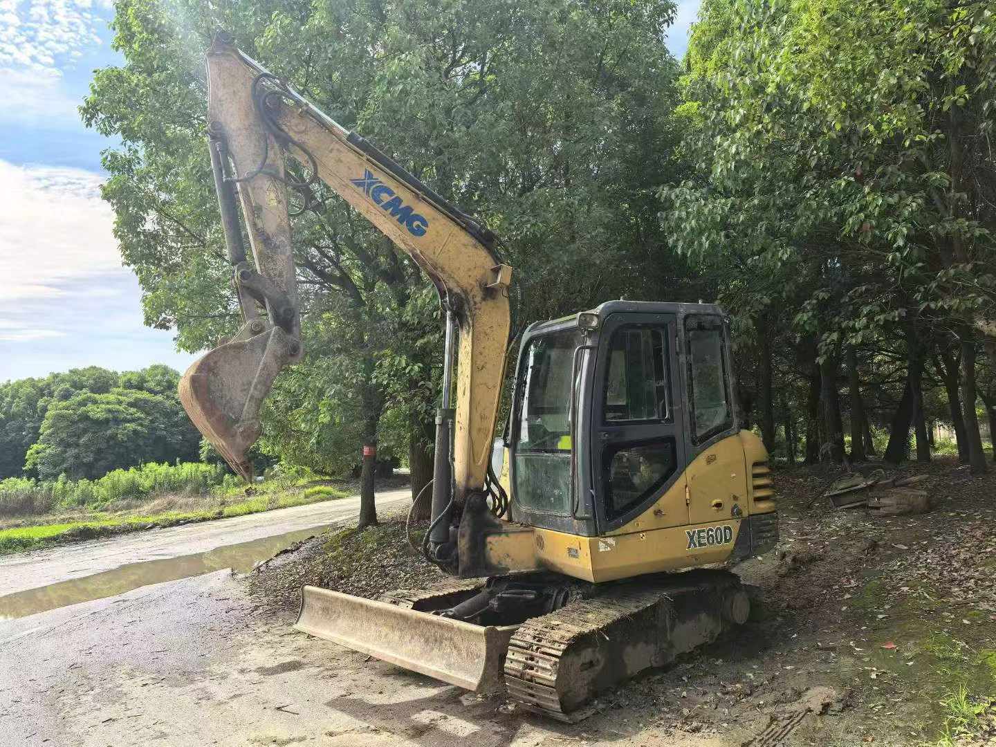 Buy XCMG XE60 Used Excavator / 2 Buy XCMG XE60 Used Excavator / 2