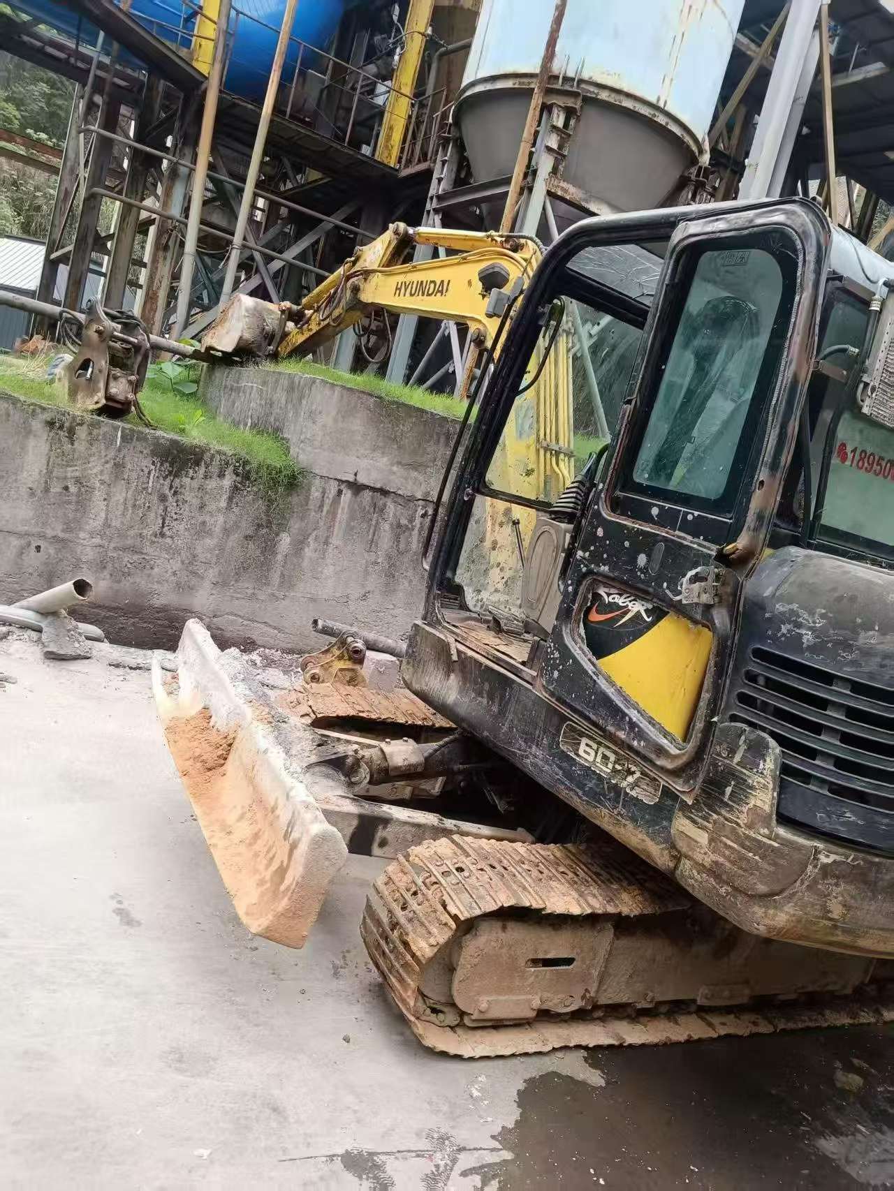 Buy Hyundai R60-7 Used Excavator / 3 Buy Hyundai R60-7 Used Excavator / 3