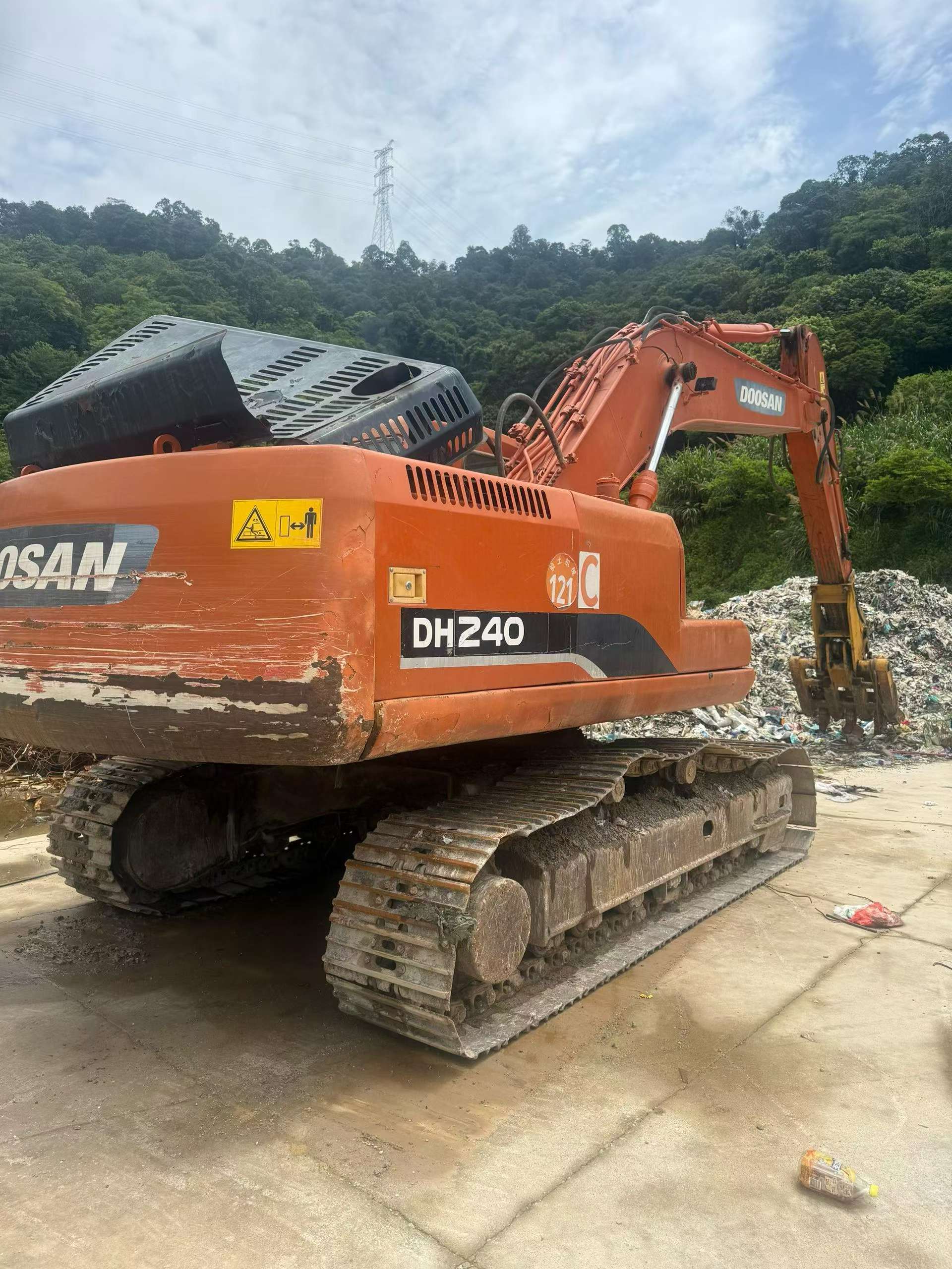 Buy Doosan DH215-9 Used Excavator / 3 Buy Doosan DH215-9 Used Excavator / 3