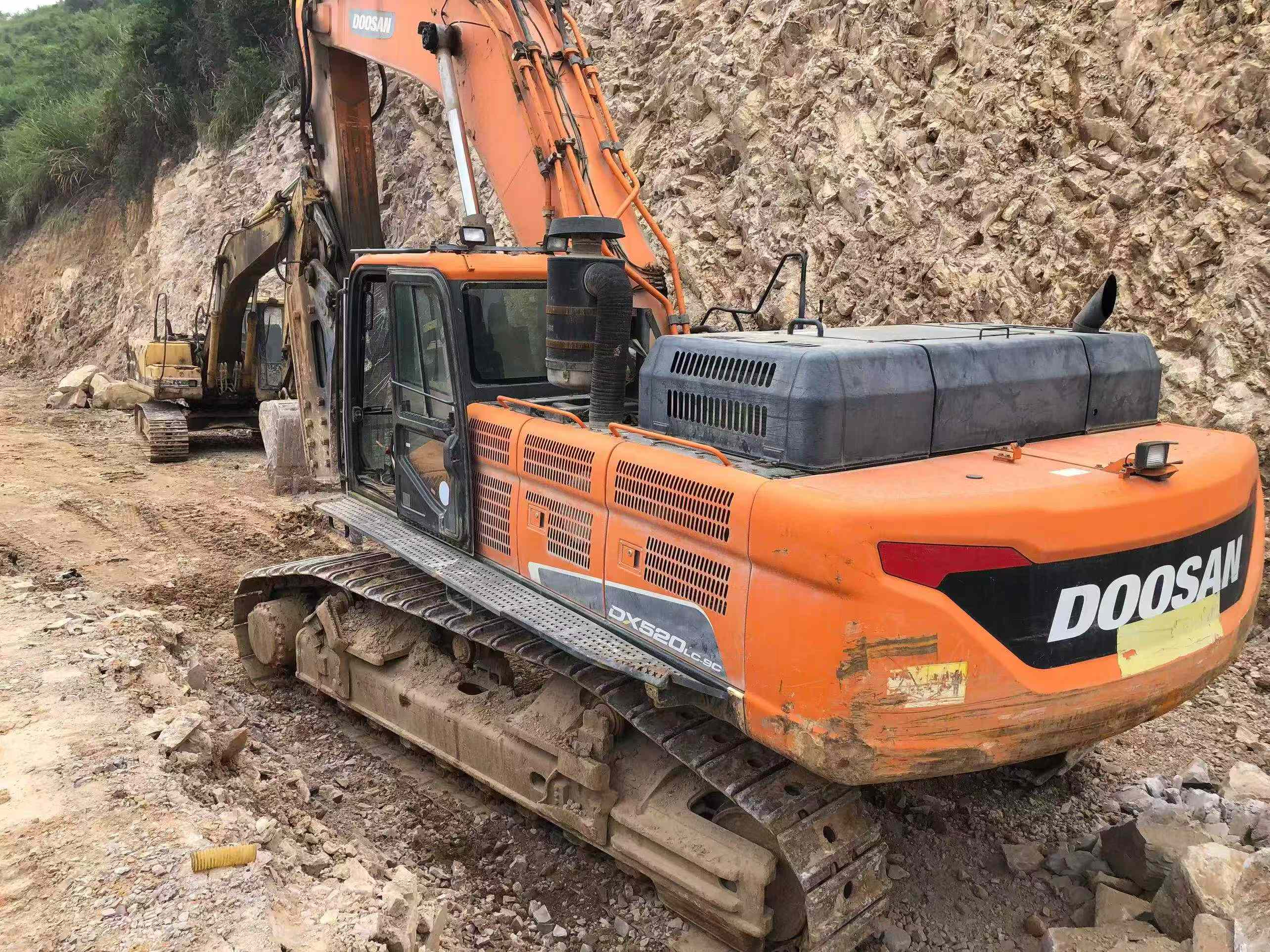 Buy Doosan DX520LC Used Excavator / 1
