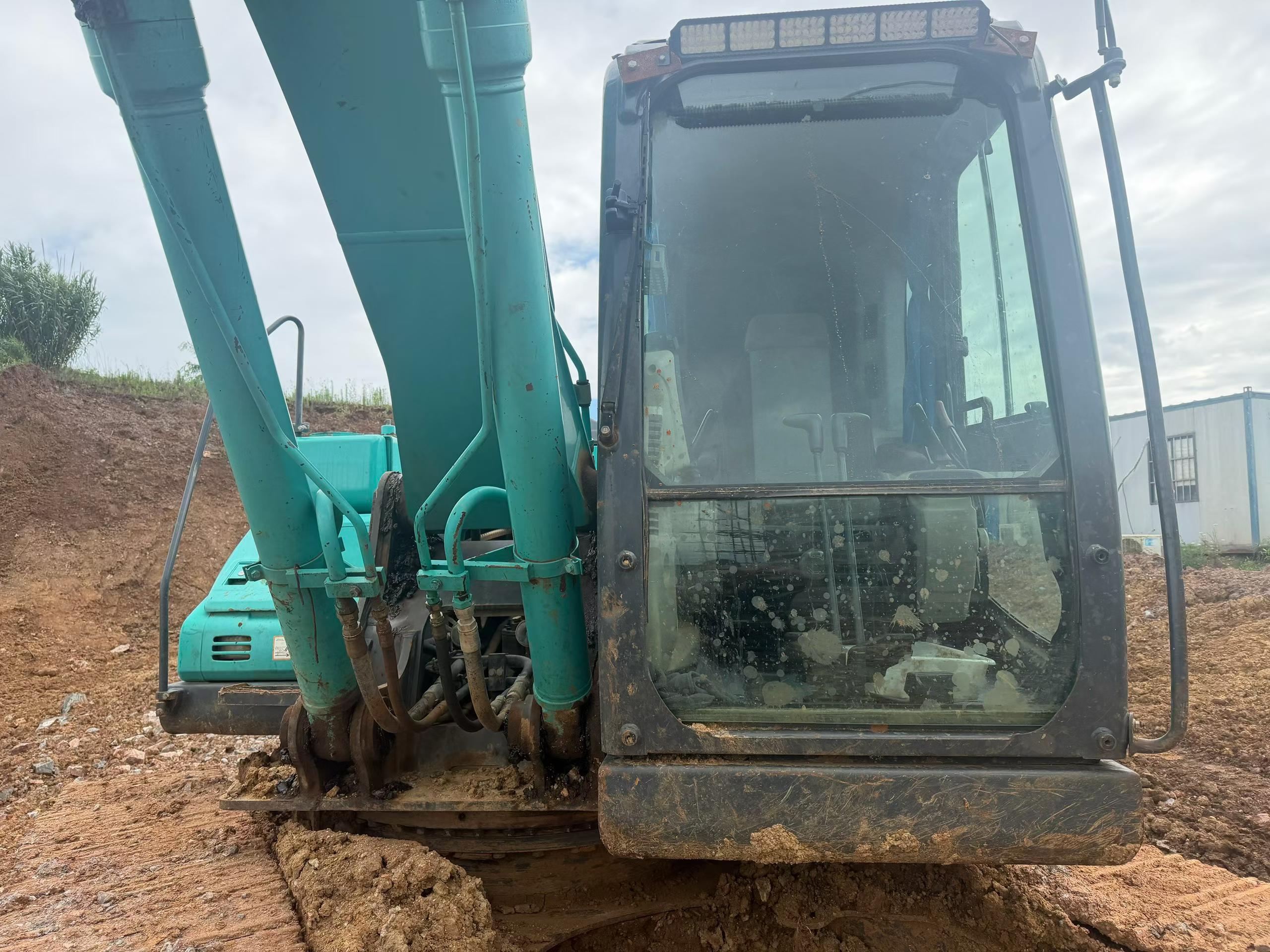 Buy Kobelco SK200 Used Excavator / 6 Buy Kobelco SK200 Used Excavator / 6