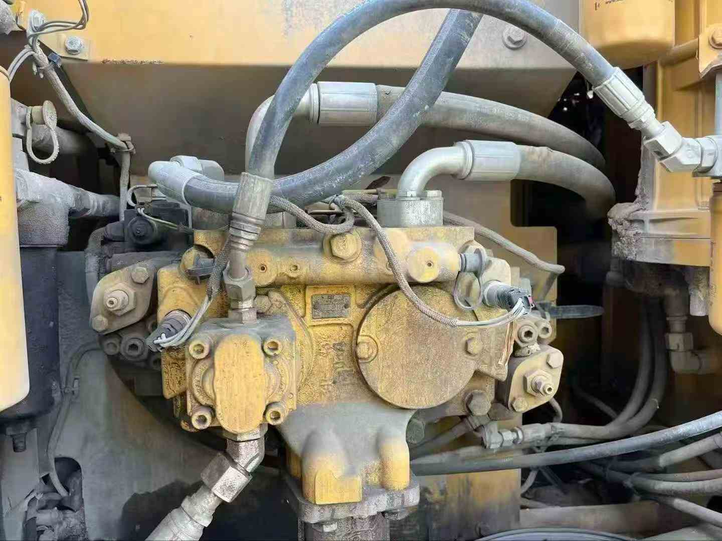 Buy Caterpillar 323D2L Used Excavator / 5