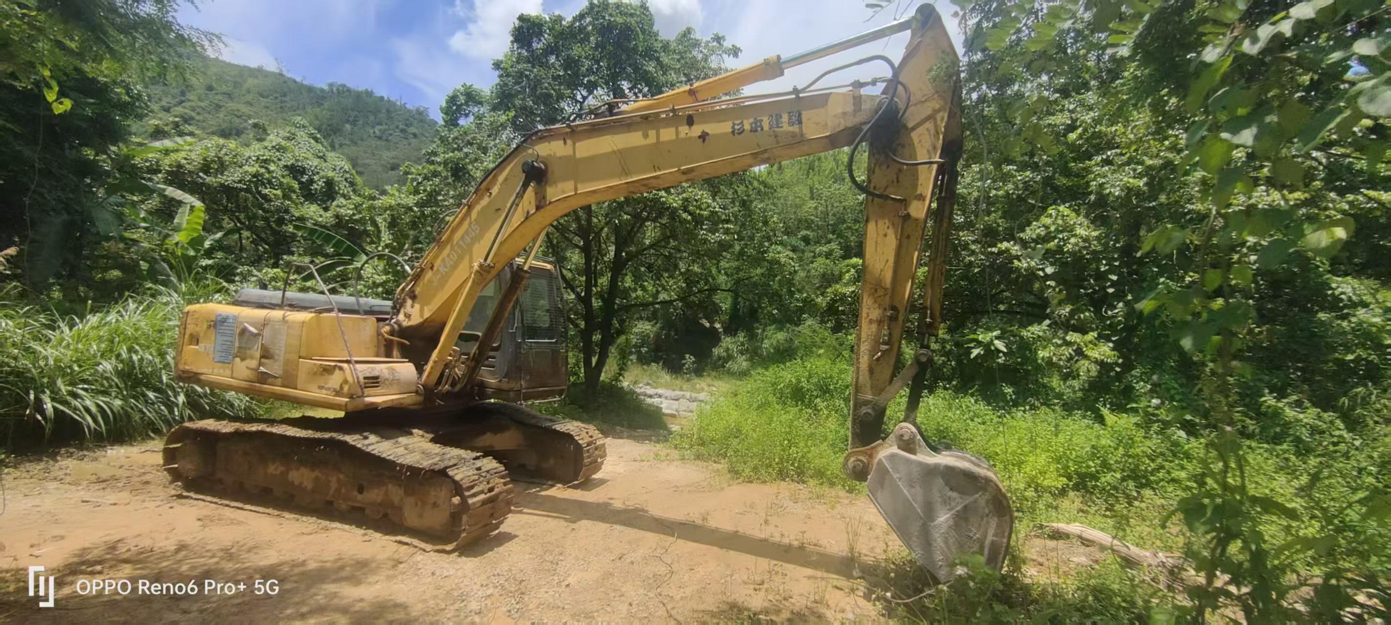 Buy Komatsu PC200-6 Used Excavator / 3 Buy Komatsu PC200-6 Used Excavator / 3