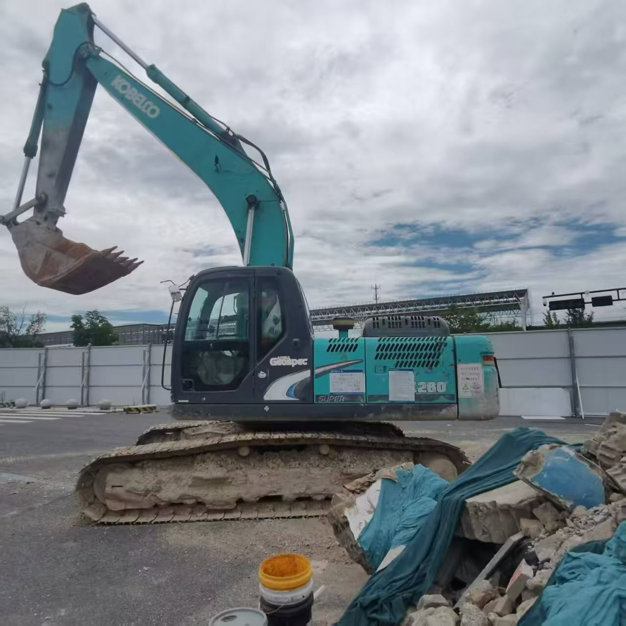 Buy Kobelco SK260 Used Excavator / 1