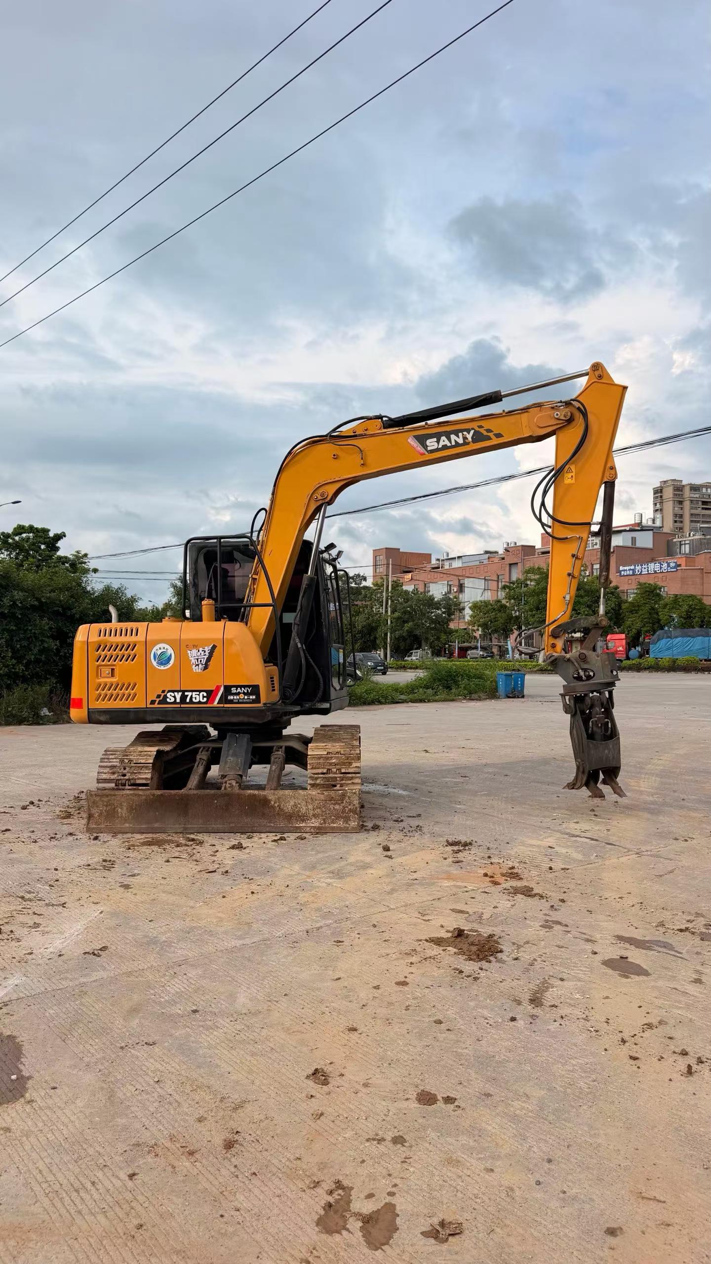 Buy Sany SY75C-8 Used Excavator / 2 Buy Sany SY75C-8 Used Excavator / 2