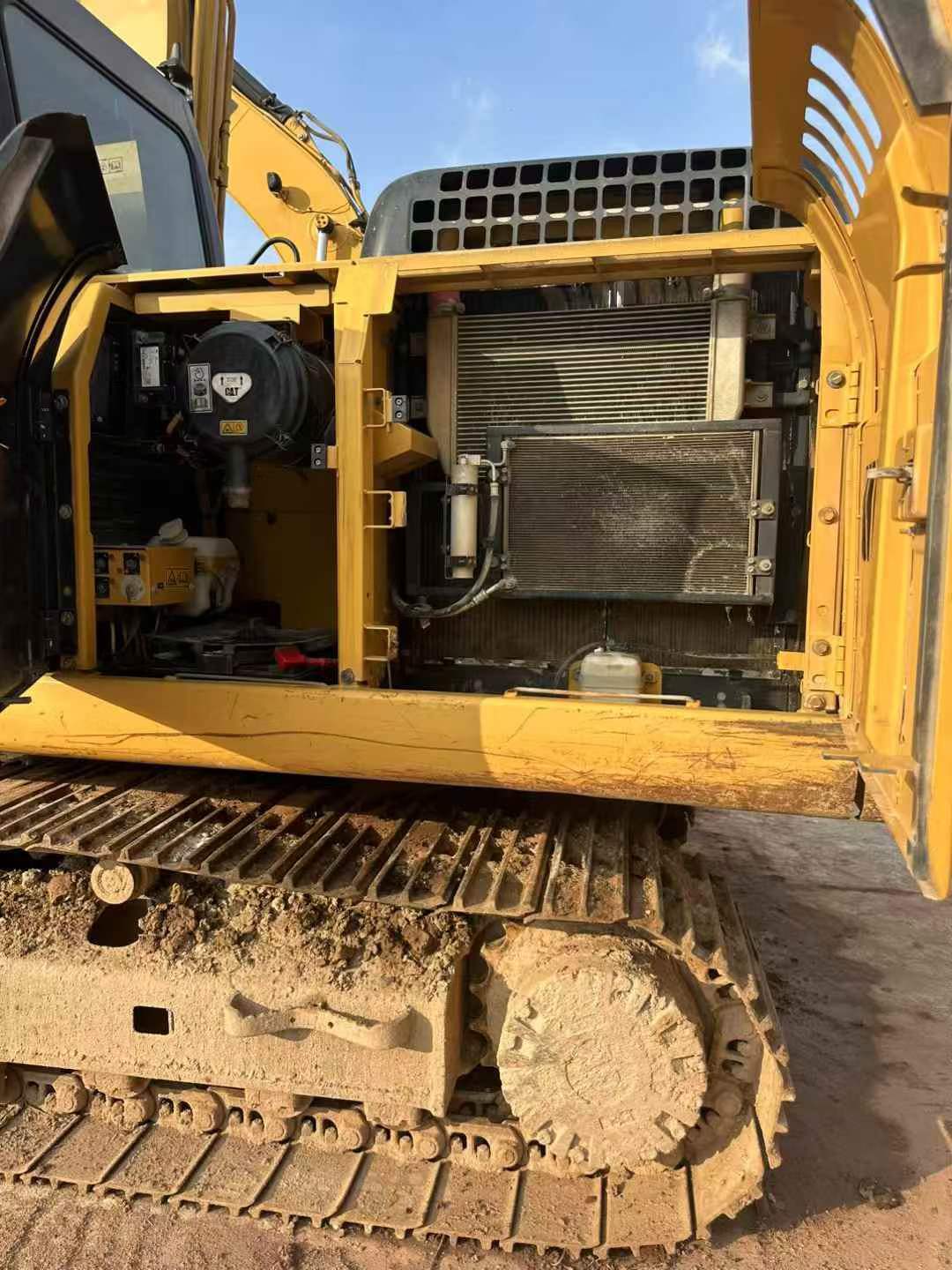 Buy Caterpillar 320D Used Excavator / 3 Buy Caterpillar 320D Used Excavator / 3
