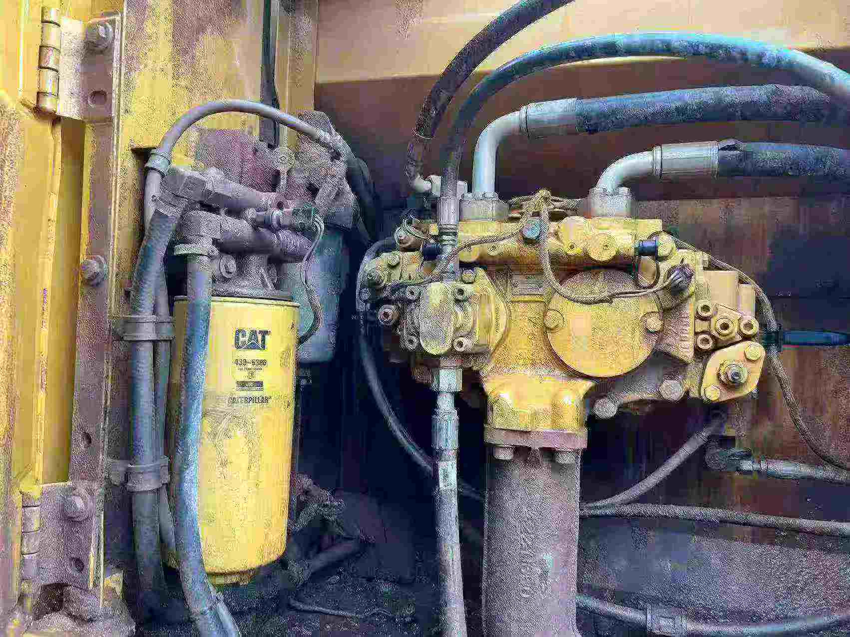 Buy Caterpillar 330B Used Excavator / 4 Buy Caterpillar 330B Used Excavator / 4
