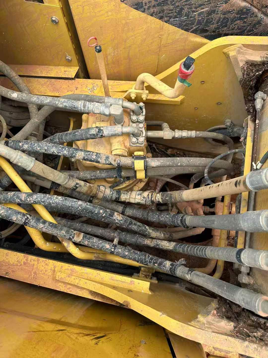 Compre Excavadora Komatsu PC210-6 Usada / 7 Compre Excavadora Komatsu PC210-6 Usada / 7