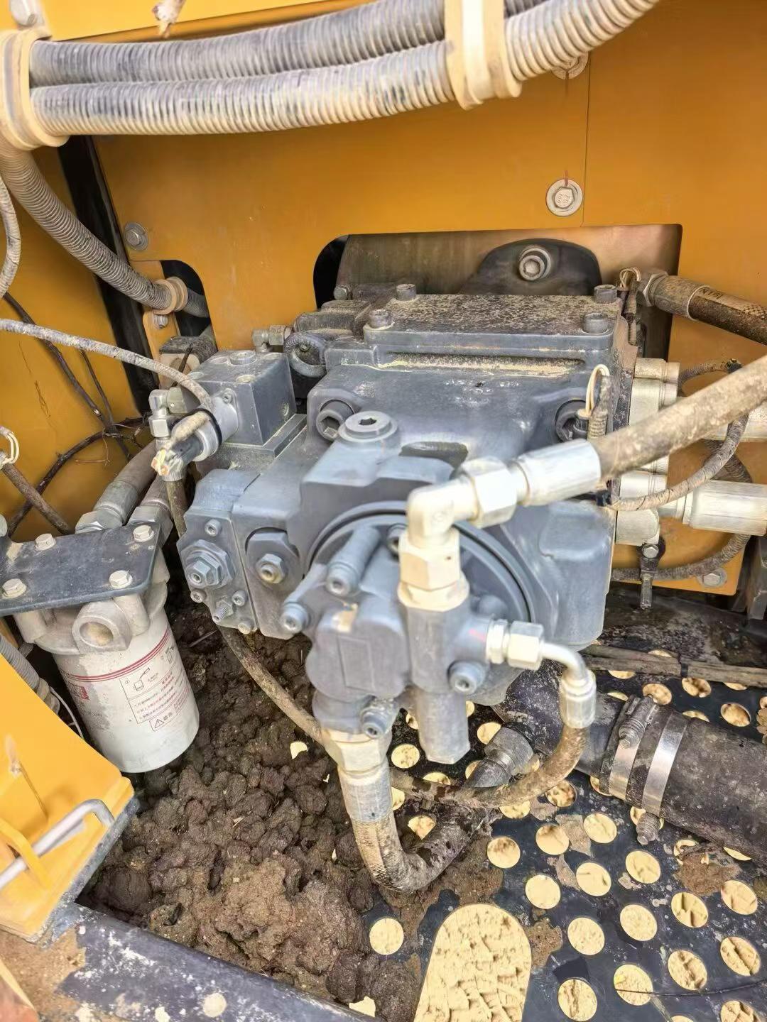 Buy XCMG XE135B Used Excavator / 3 Buy XCMG XE135B Used Excavator / 3
