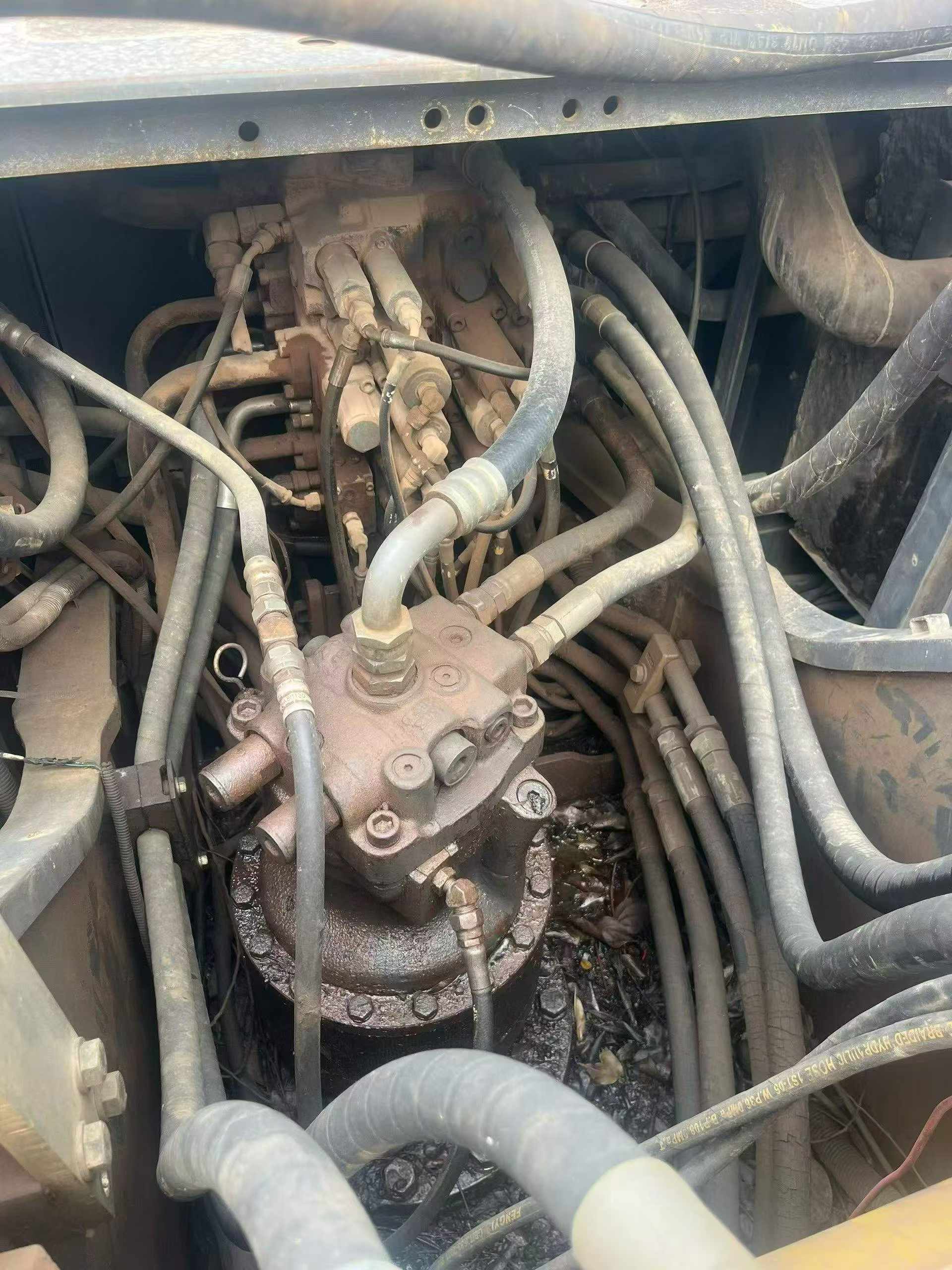 Buy Sumitomo SH200A5 Used Excavator / 2 Buy Sumitomo SH200A5 Used Excavator / 2