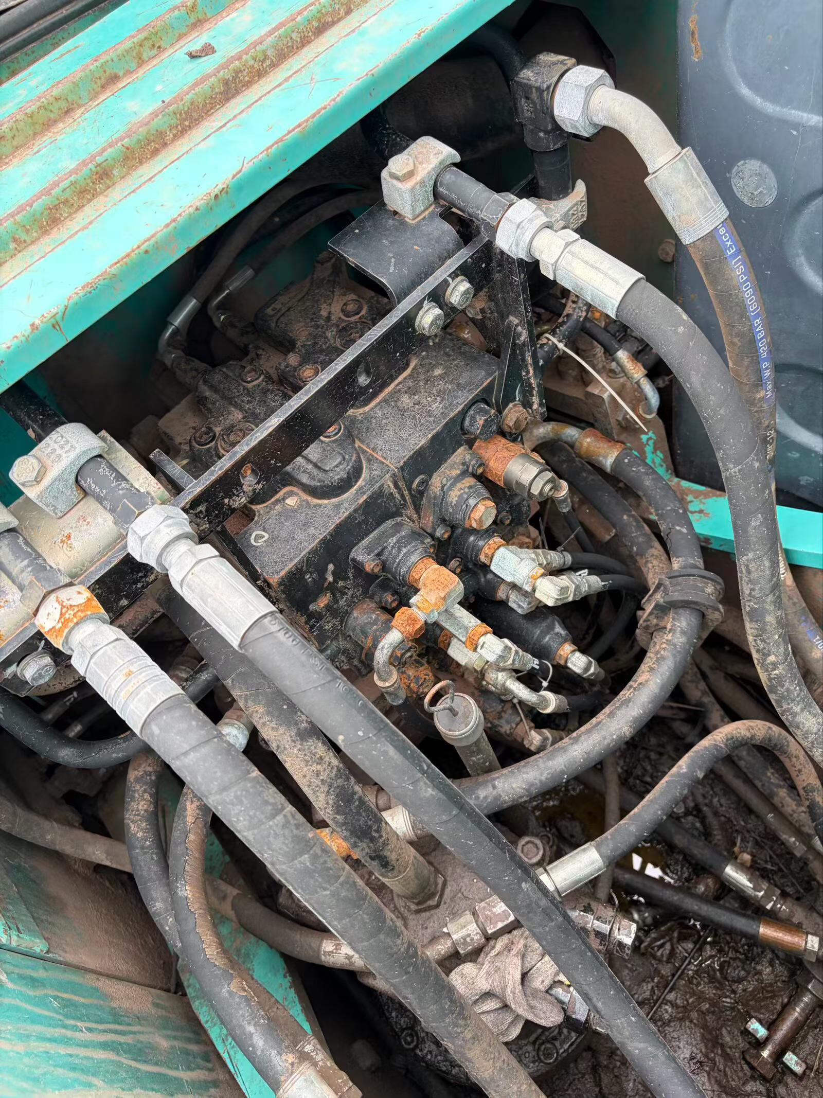 Buy Kobelco SK140 Used Excavator / 6 Buy Kobelco SK140 Used Excavator / 6