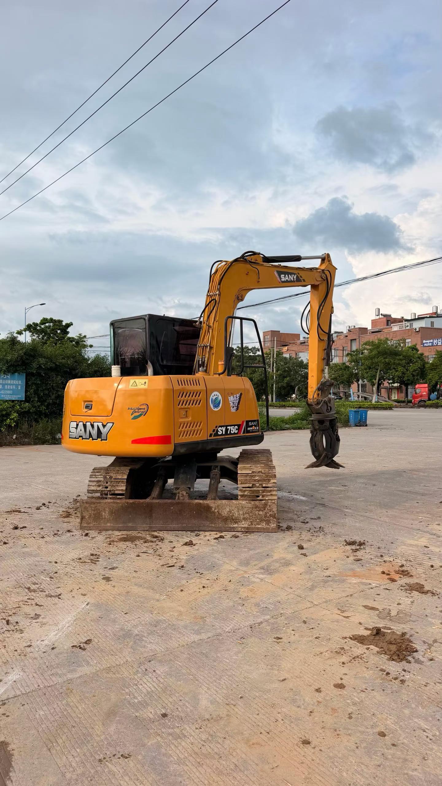 Buy Sany SY75C-8 Used Excavator / 1