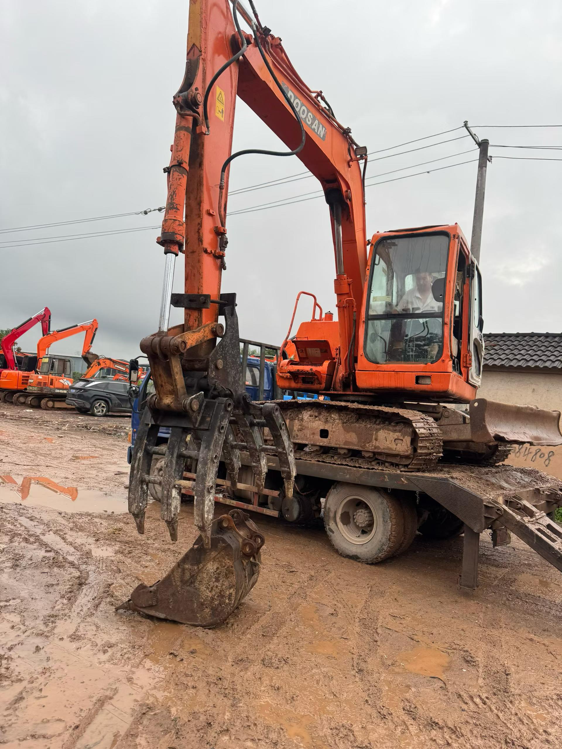 Buy Doosan DH80 Used Excavator / 3 Buy Doosan DH80 Used Excavator / 3