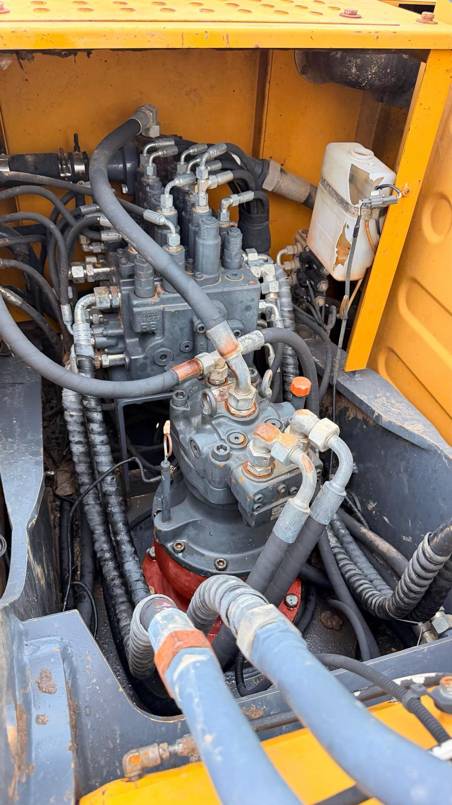 Купить Подержанный Экскаватор XCMG XE150 / 5 Купить Подержанный Экскаватор XCMG XE150 / 5