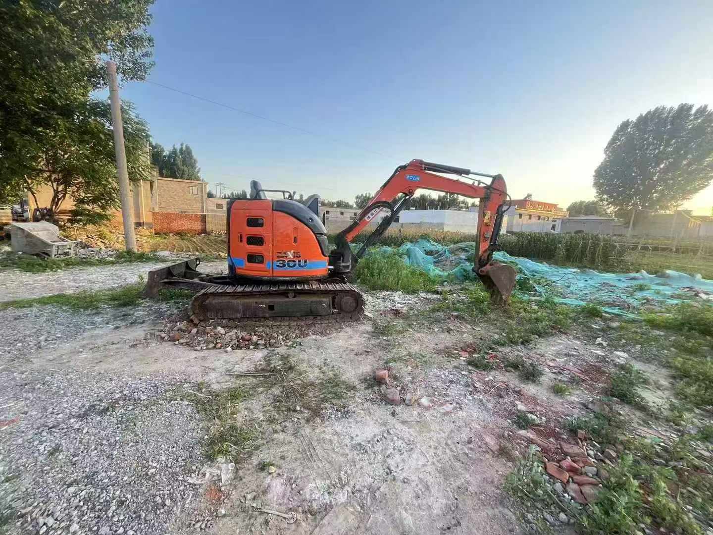 Buy Hitachi EX30-2 Used Excavator / 3 Buy Hitachi EX30-2 Used Excavator / 3